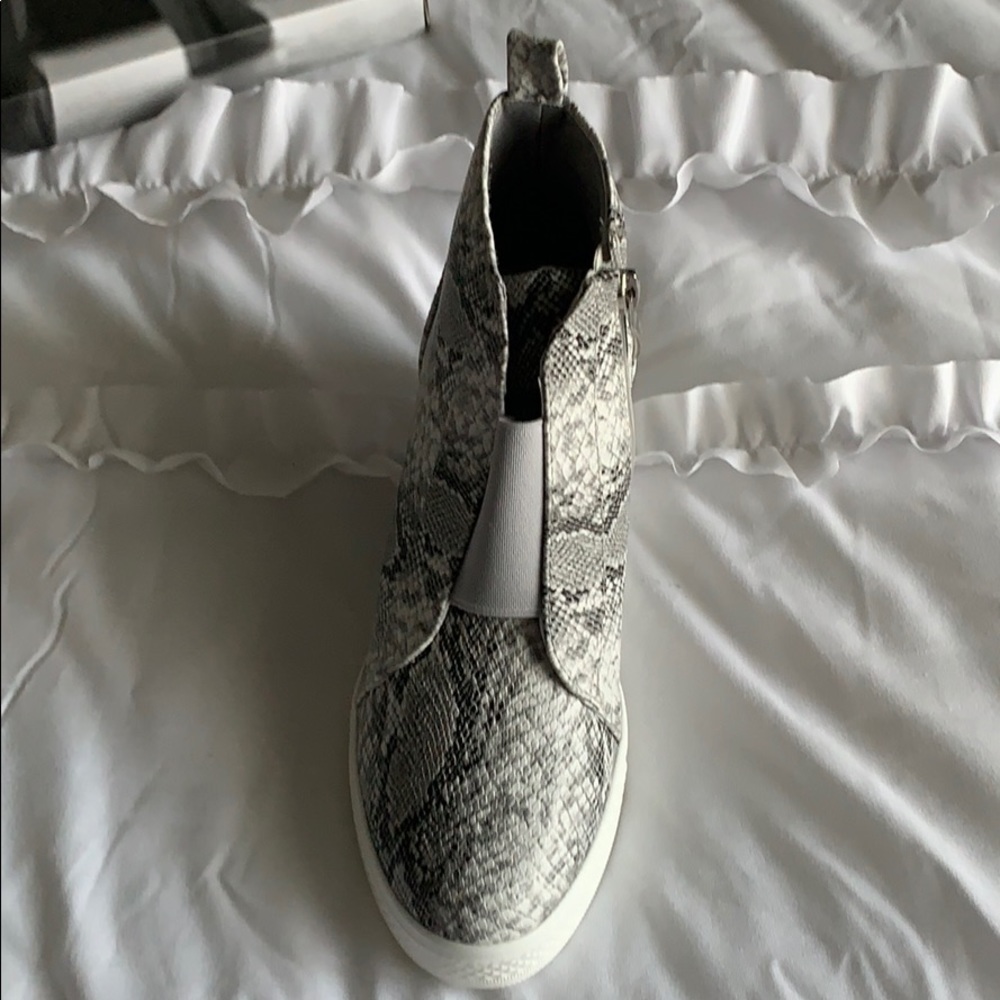 Snakeskin heeled sneaker. Brand new.